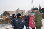 Жителей Уссурийска инструктируют, как не стать жертвами преступников на Новый год
