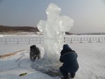 Ледяной крест установили на Кугуковском водохранилище в Уссурийске