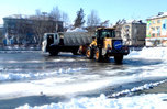 Администрация округа предпринимает все усилия для очистки города от снега
