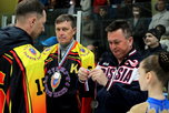 Губернатор вручил награды в Уссурийске лучшим хоккеистам среди сотрудников правоохранительных органов