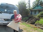 Сегодня автобус с гуманитарной помощью направился в село Пуциловка 