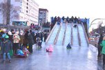 Ледовые фигуры и горки новогоднего городка останутся на центральной площади Уссурийска до конца января