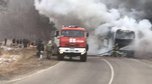 Туристы рассказали, как спасались из горящего автобуса на границе. Видео