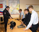В Уссурийске сотрудники транспортной полиции провели «Урок мужества» для  учеников  интерната