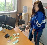 Жительница Уссурийска попалась на краже денежных средств и банковских карт