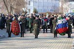 Церемония возложения цветов и венков, посвященная Дню Неизвестного Солдата, состоялась на площади Победы в Уссурийске