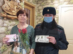 В Уссурийске сотрудники полиции поздравили вдов и матерей погибших коллег с наступающим 8 марта