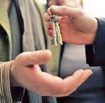 Сергей Дарькин вручил свидетельства на квартиры молодым семьям из Уссурийска