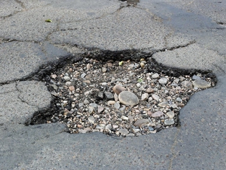 Жители Уссурийска подали 89 жалоб на состояние дорог в прокуратуру