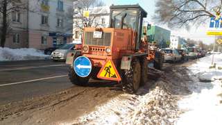Для уборки снега на дорогах Уссурийска подготовлено 28 единиц спецтехники