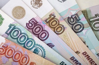 Незаконный вывод более 1,2 млн рублей за границу выявили уссурийские таможенники